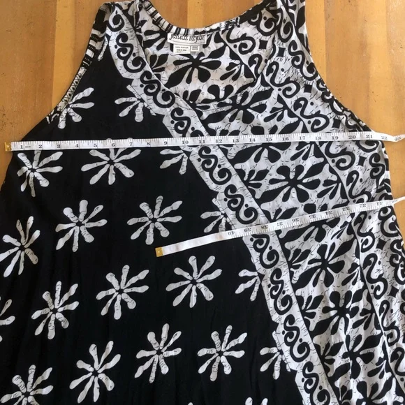 Vintage Black and White Beach Coverup Funky Pattern Maxi Dress Asymmetrical Hem - Picture 10 of 11